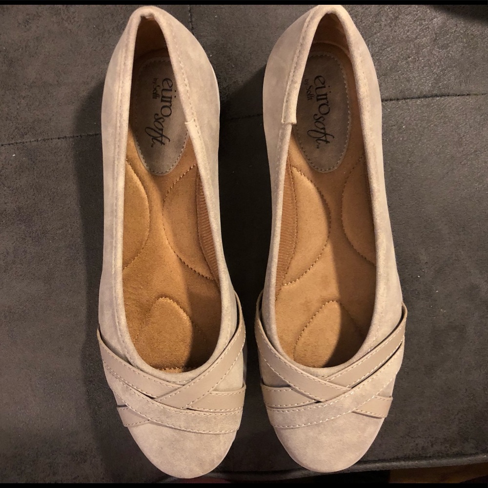 EuroSoft Tan Flats NWOT